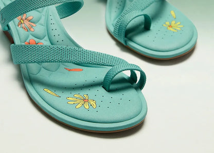 Round-Toe Toe Ring Sandals (Eden)