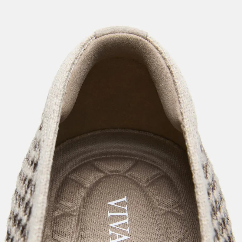 Square-Toe Margot V-Cut Flats (Margot 3.0)