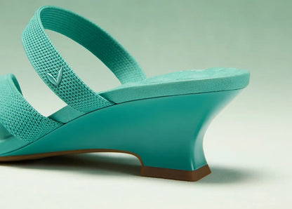 Round-Toe Toe Ring Sandals (Eden)