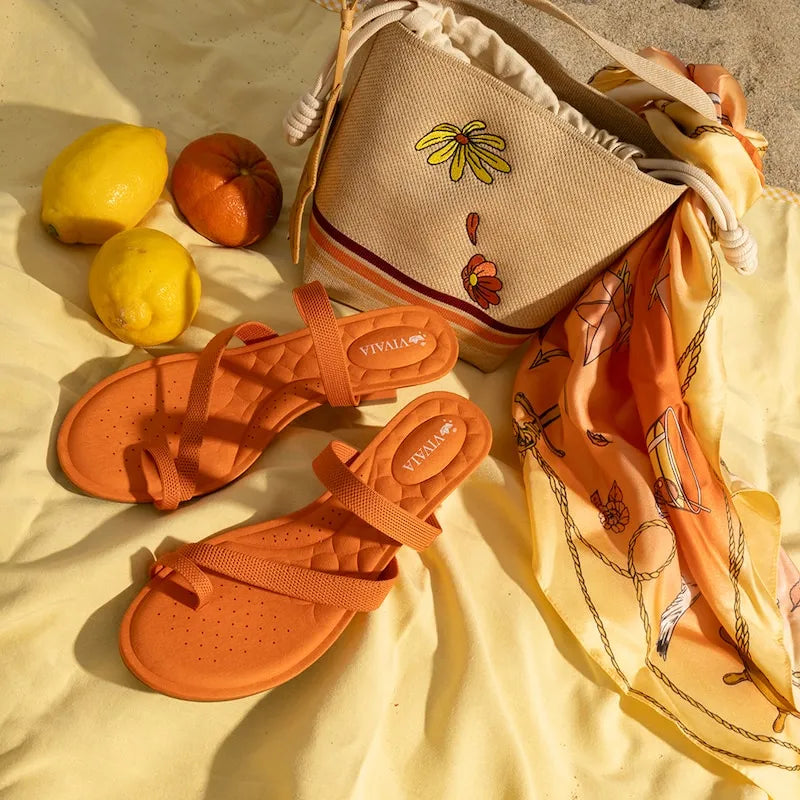 Round-Toe Toe Ring Sandals (Eden)