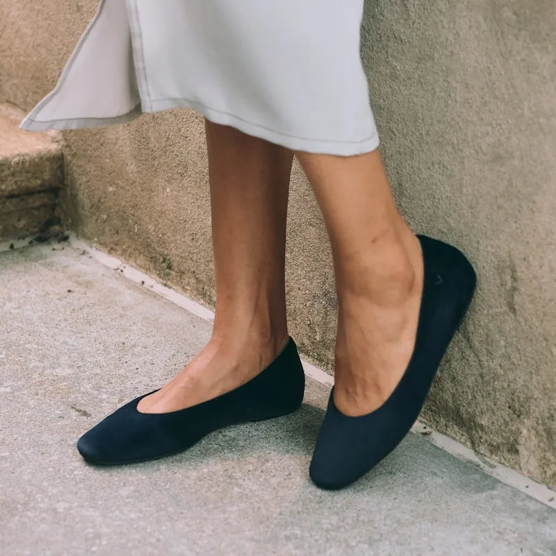 Mini Square-Toe Velvet Flats (Jazura)