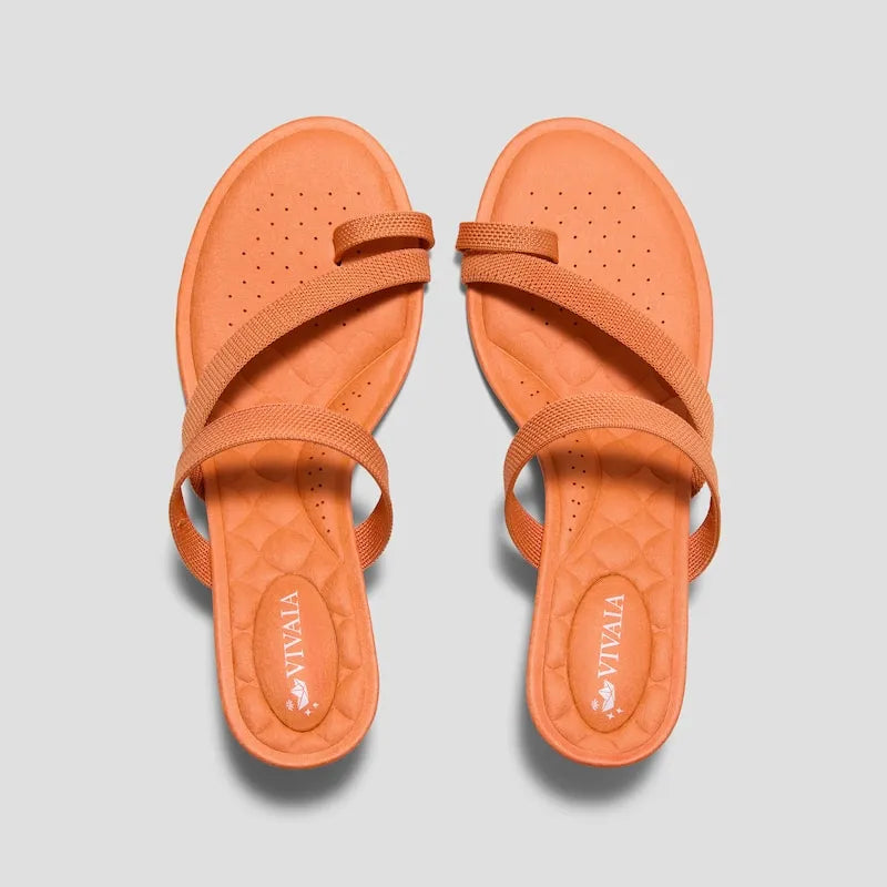 Round-Toe Toe Ring Sandals (Eden)